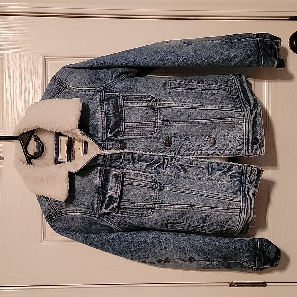 Abercrombie & Fitch Fleece Lined Denim Jacket